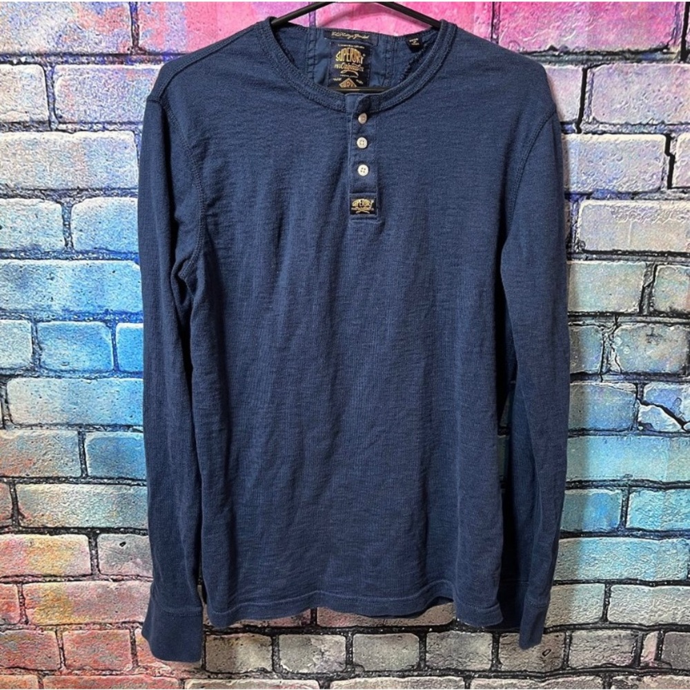 Superdry long sleeved t-shirt  EUC
